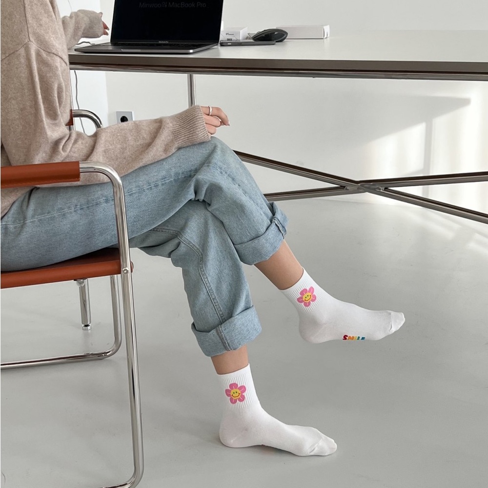 Smiley Daisy Socks - Picture 6 of 8